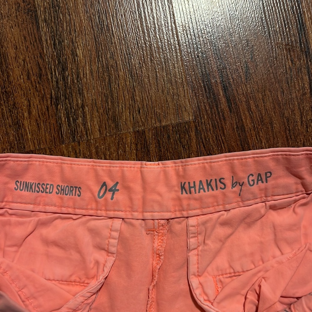 Shorts - Picture 2 of 3